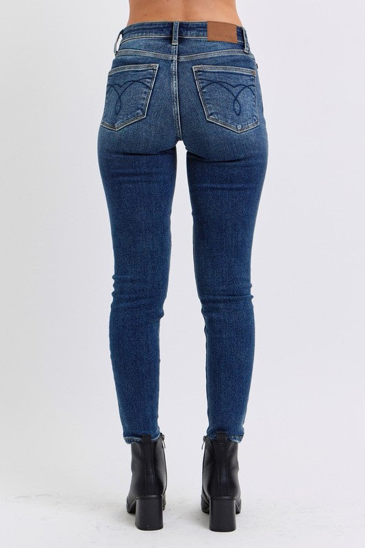 Mid-Rise Waist Skinny Jeans with Pockets