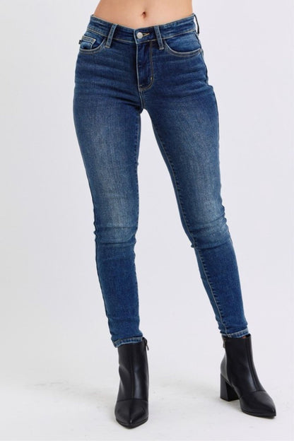 Mid-Rise Waist Skinny Jeans with Pockets